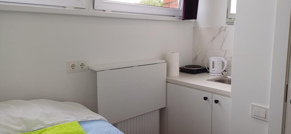 Kitchen or kitchenette, Photo of the whole room, Bedroom
