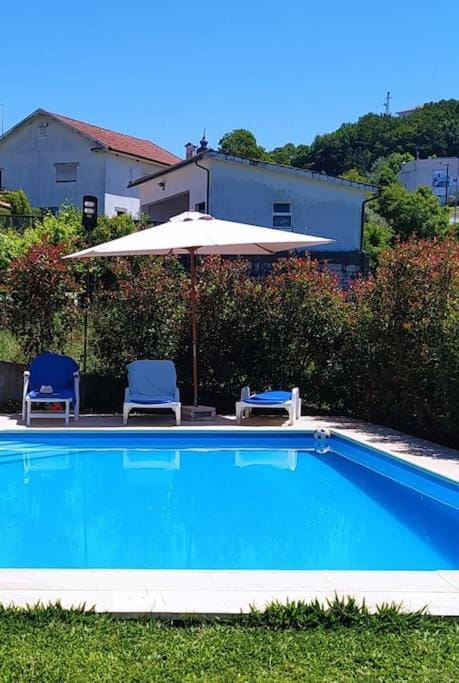 Swimming pool, sunbed