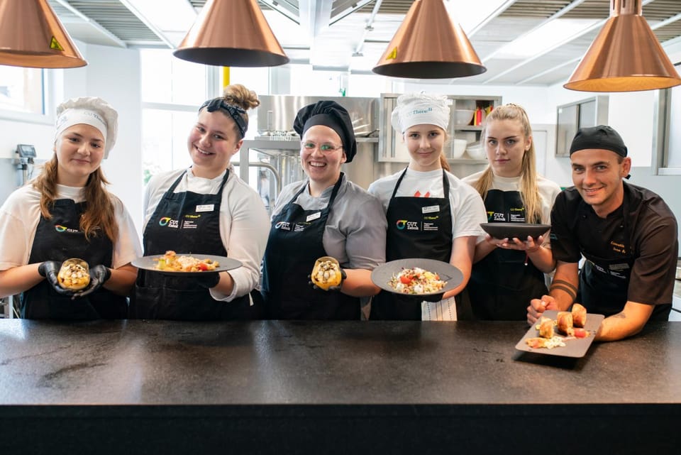 Staff, Restaurant/places to eat, Food