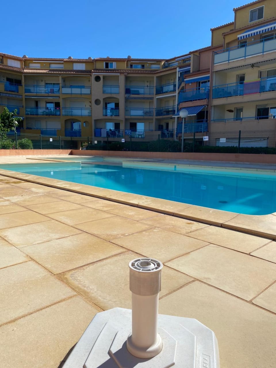 AGENCE JF IMMO-T2 RDC terrasse parking et piscine à 50 m plage-V0743 Apartment in Vias