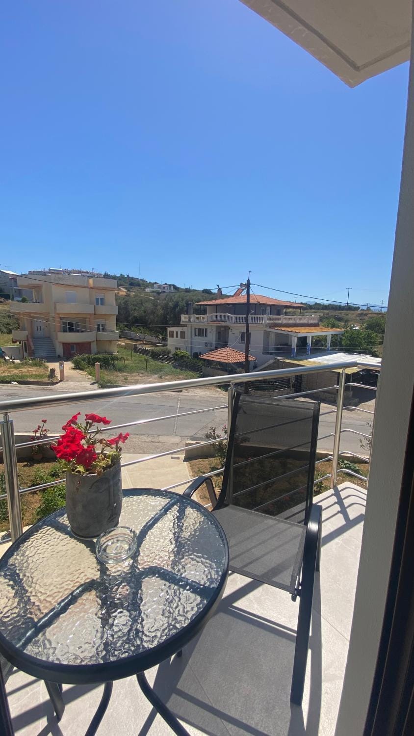 Property building, Day, Natural landscape, View (from property/room), Balcony/Terrace, Dining area, Mountain view
