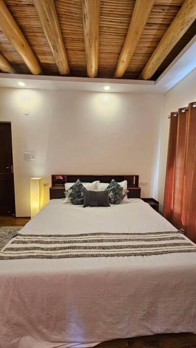 Paldan Orchids 3BHK independent house Apartment in India