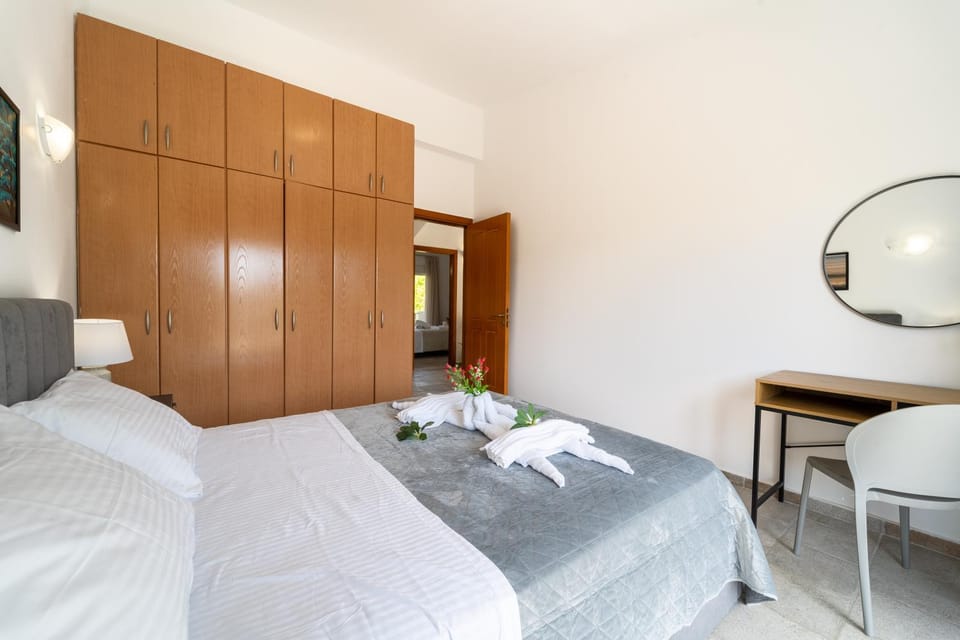 Bedroom, wardrobe