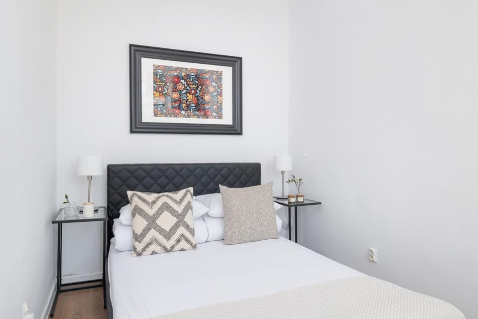 Bed, Photo of the whole room, Bedroom