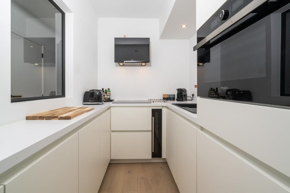 Coffee/tea facilities, kitchen