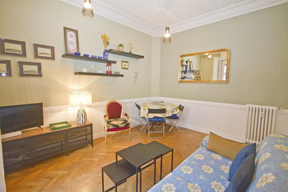 Communal lounge/ TV room, Living room