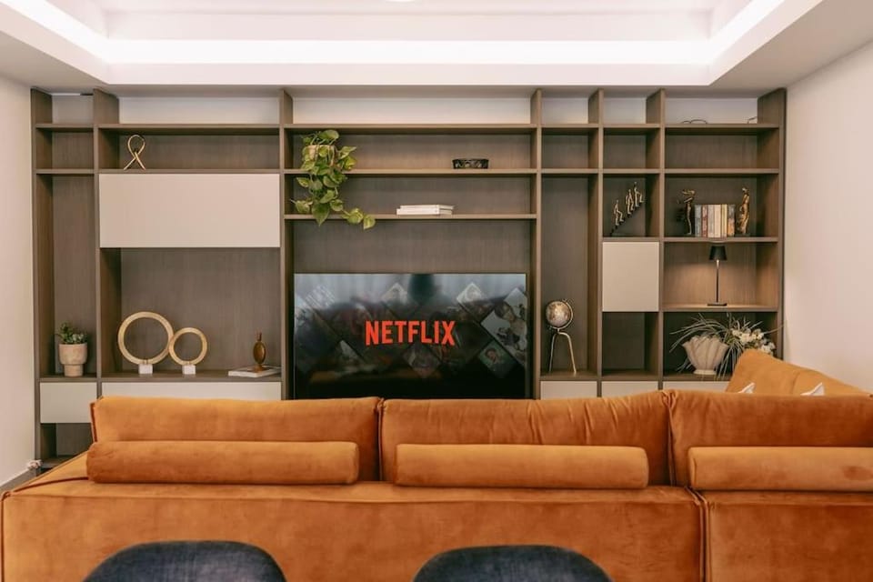 TV and multimedia, Living room, Seating area