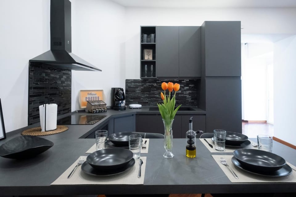 Kitchen or kitchenette, Dining area, stove