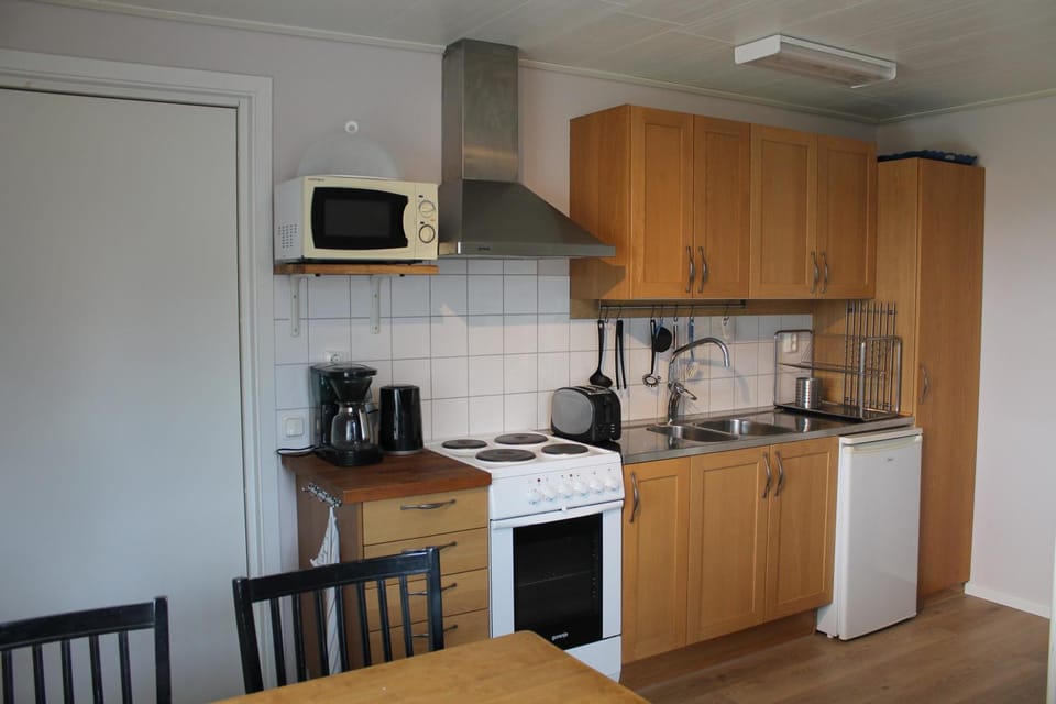 Coffee/tea facilities, Kitchen or kitchenette, oven, pet friendly, stove, toaster