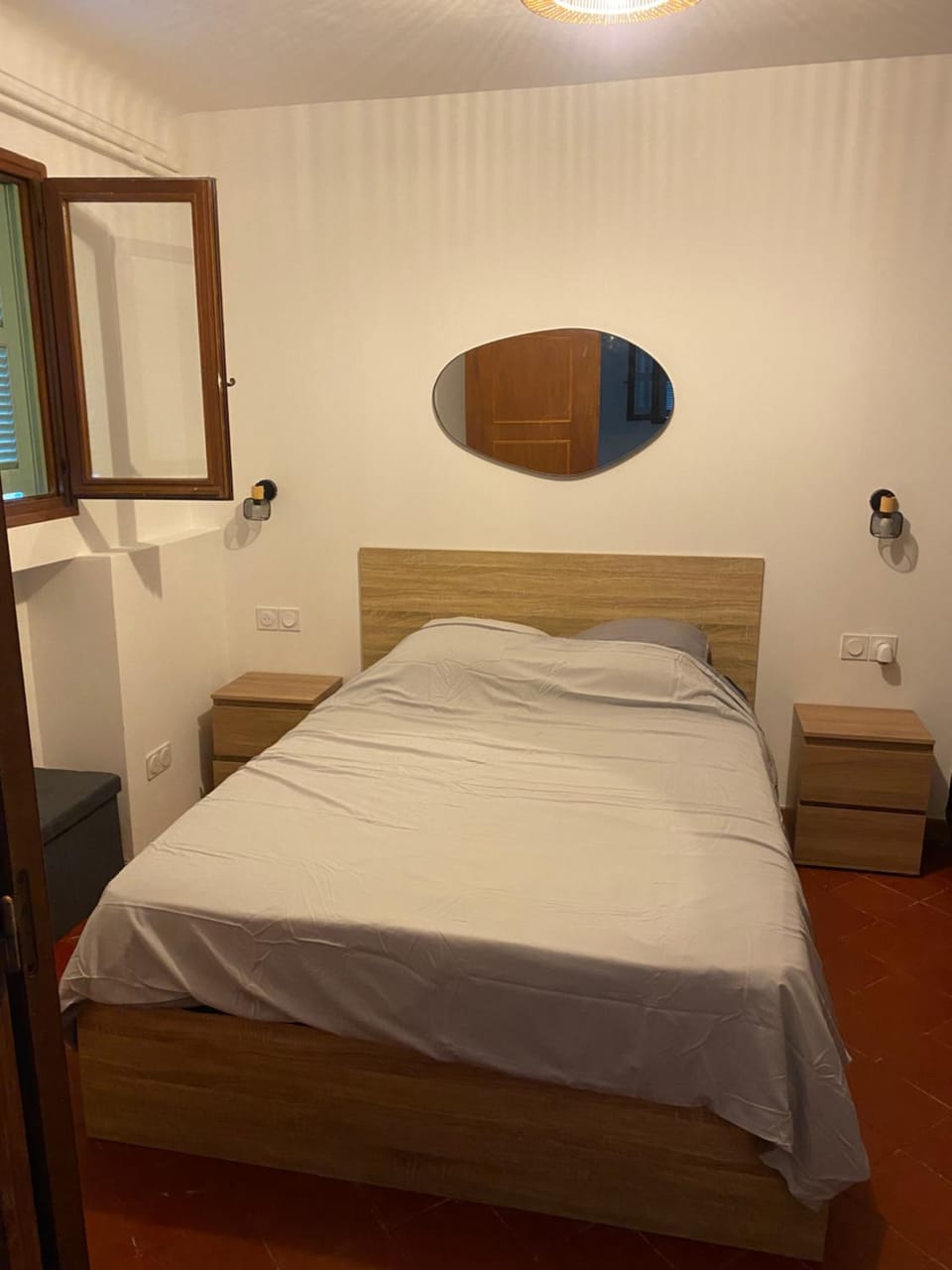 Bed, Photo of the whole room, Bedroom