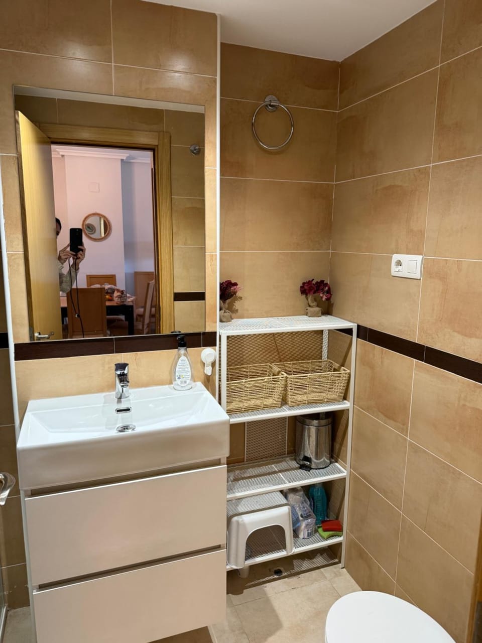 Shower, Toilet, Bathroom, towels