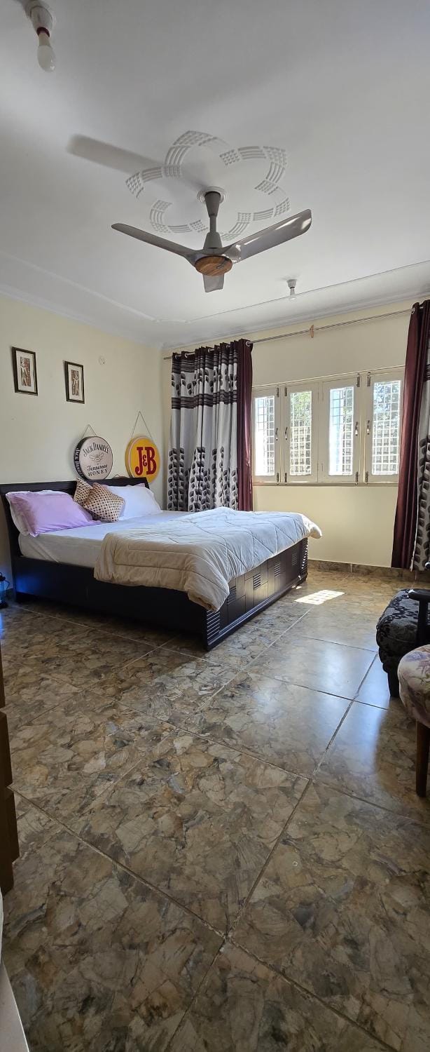 Khumani Hartola, Mountain-View BnB with Balcony & Bonfire Apartment in Uttarakhand