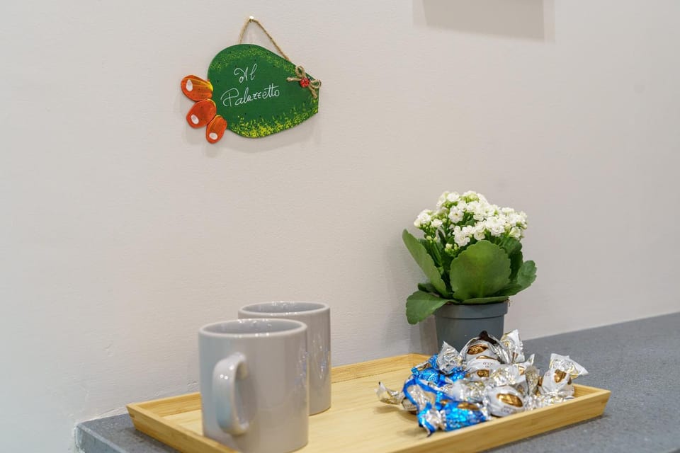 Coffee/tea facilities, Decorative detail