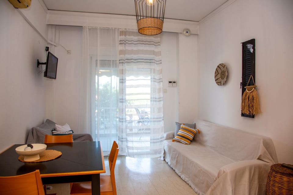 SeaMoon Apartment in Nea Peramos