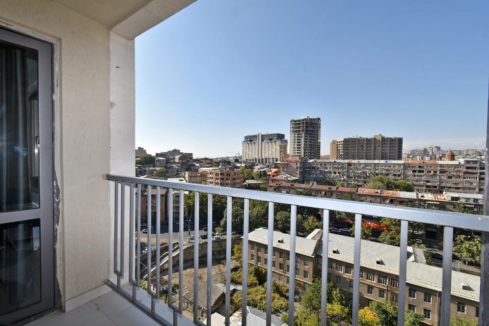 Property building, View (from property/room), Balcony/Terrace, City view