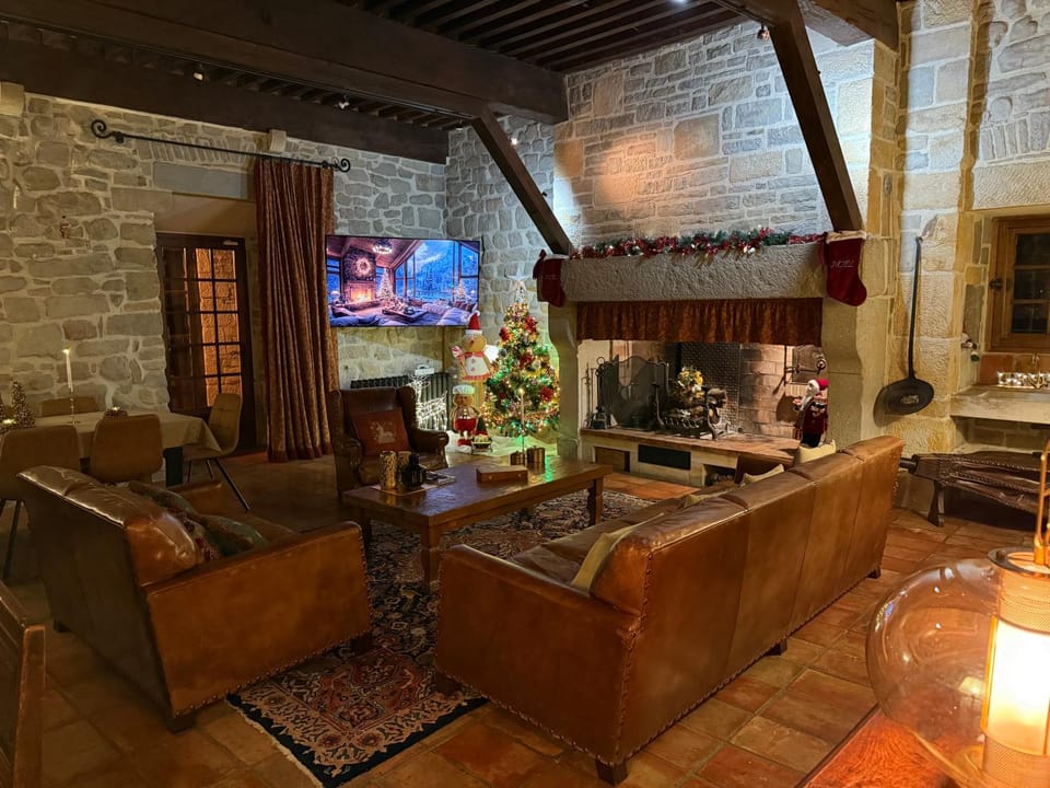 Living room, fireplace