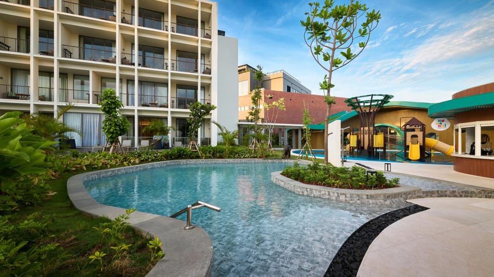 Swimming pool
