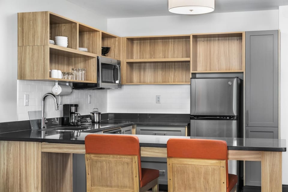 Kitchen or kitchenette, kitchen