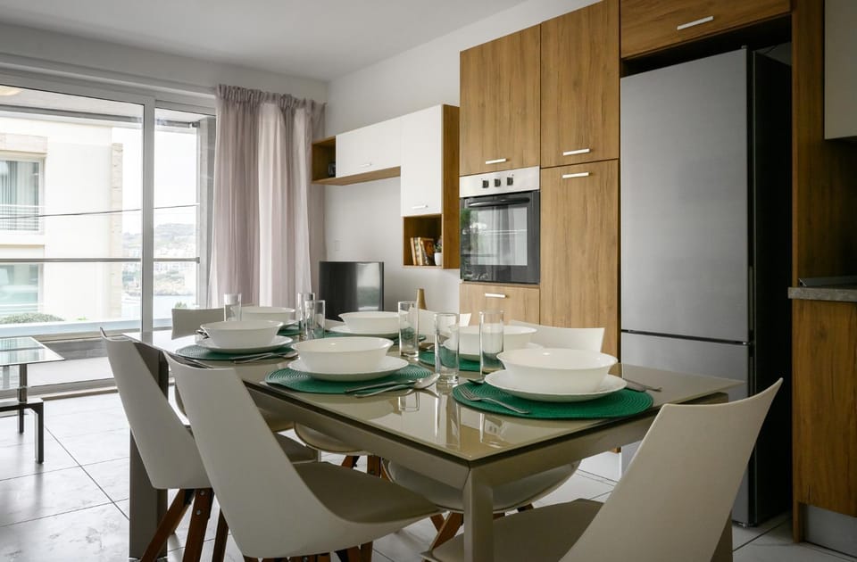 Spacious Modern Apartment Near the Sea in Xemxija Apartment in Saint Paul's Bay