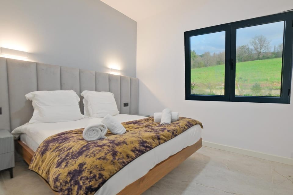 Living room, Bedroom
