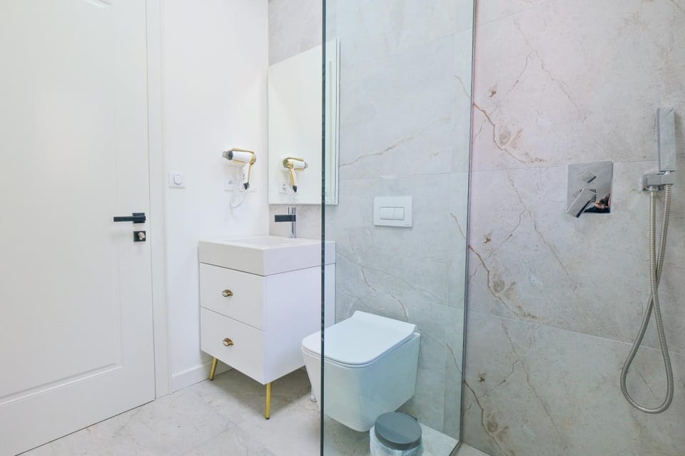 Bathroom, Living room
