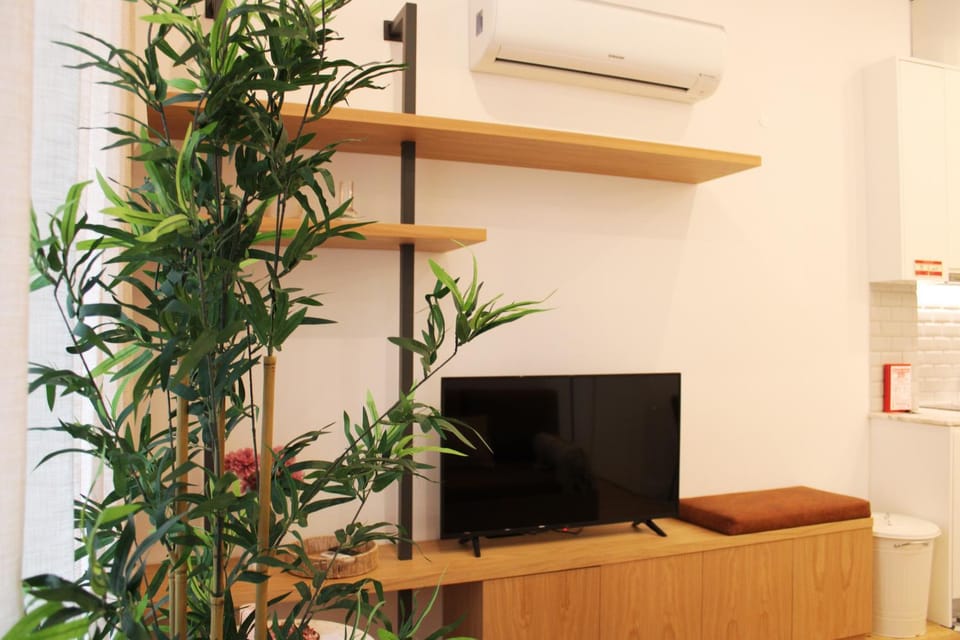 Modern Flat Near Trindade by LovelyStay Apartment in Porto