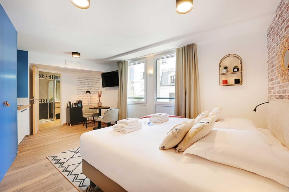 Bed, TV and multimedia, Photo of the whole room, Bedroom, flat iron