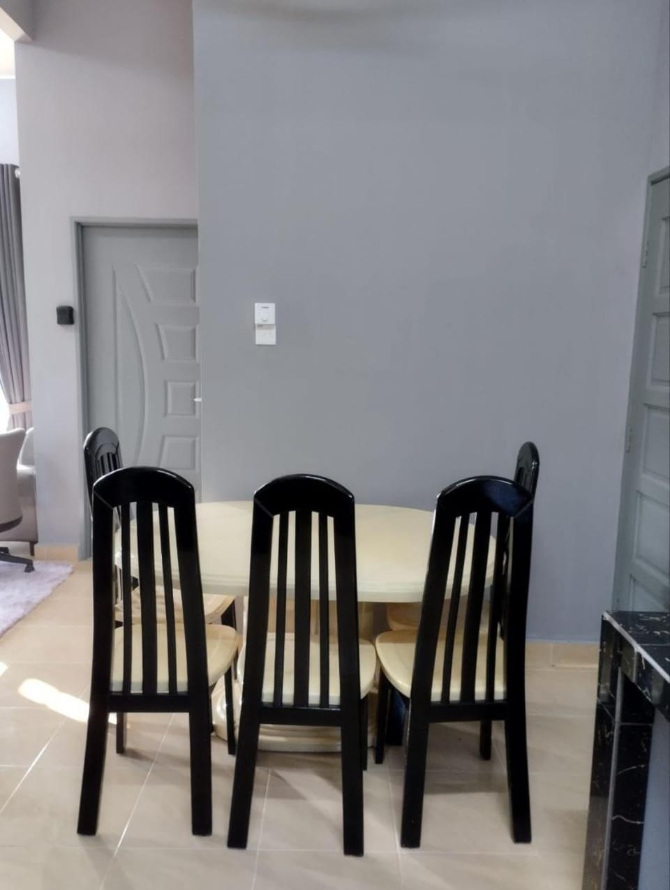 Seating area, Dining area