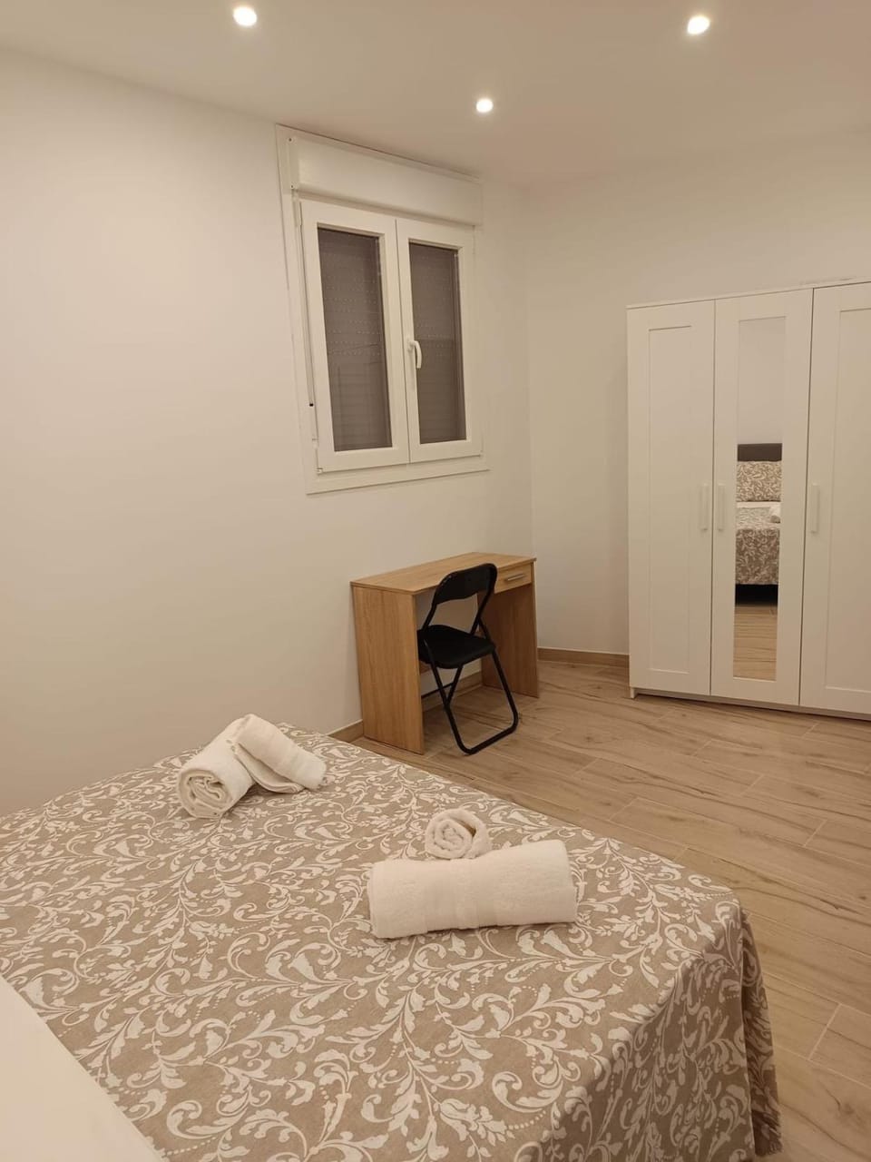 Bed, Photo of the whole room, Bedroom, towels, wardrobe