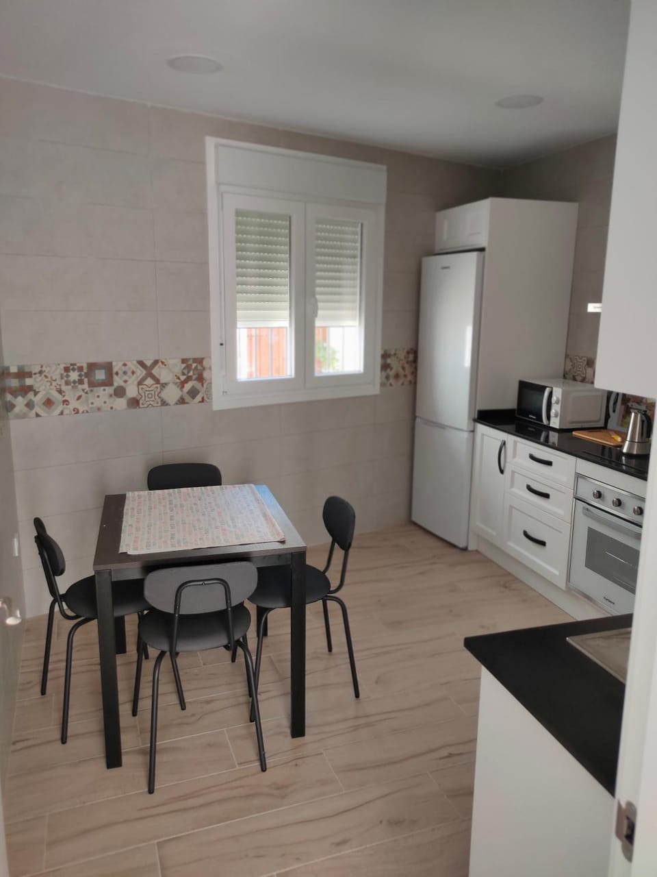 Kitchen or kitchenette, Dining area, pet friendly, stove