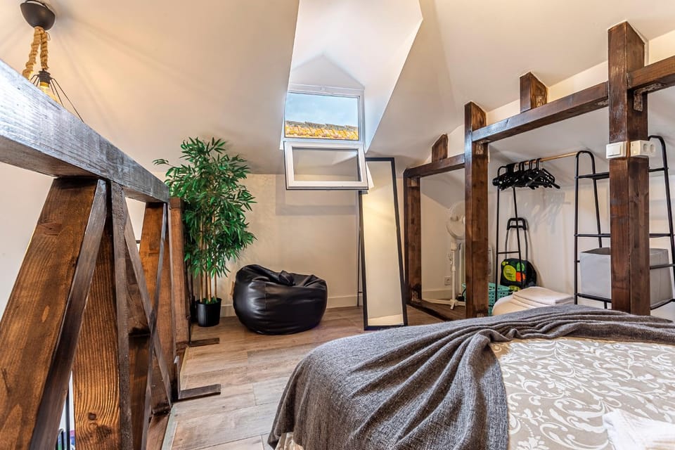 Bed, Bedroom