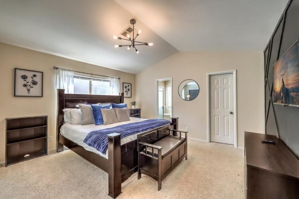 Peaceful Las Vegas Pool Oasis, Pool Table, Hammock House in North Las Vegas