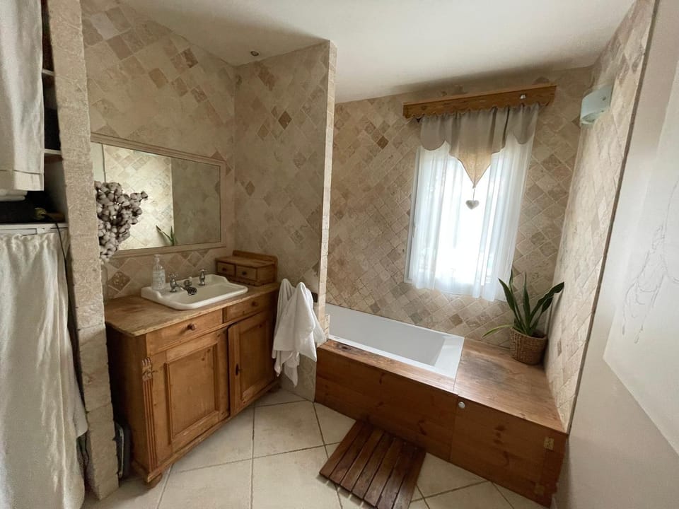 Bathroom, Bath