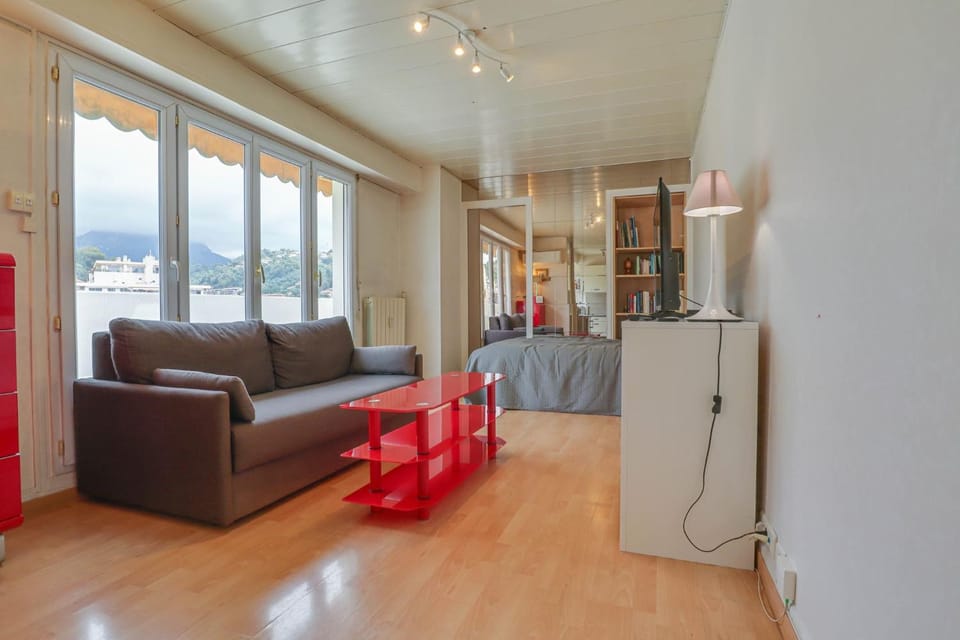 Communal lounge/ TV room, Living room