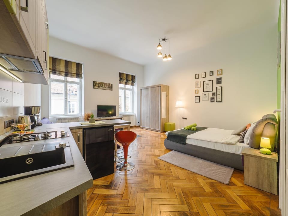 Kitchen or kitchenette, Photo of the whole room, minibar