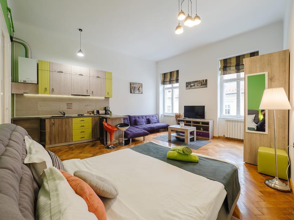 Bed, Photo of the whole room
