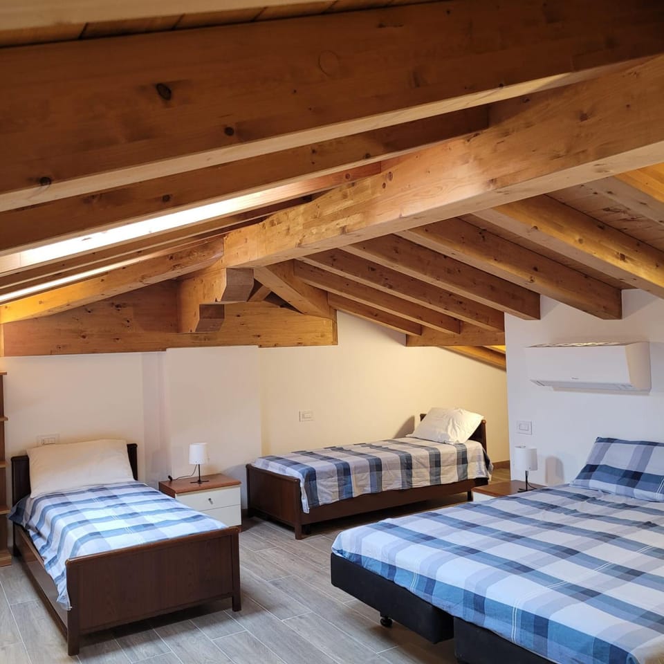 Castello Mountain Lake Iseo Hospitaty Apartment in Province of Brescia