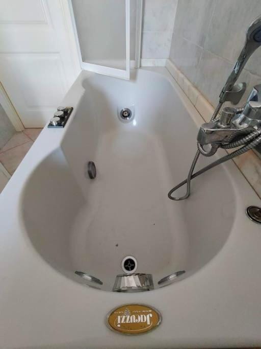 Luminoso alloggio vista mare, comodo alla spiaggia Apartment in Varazze