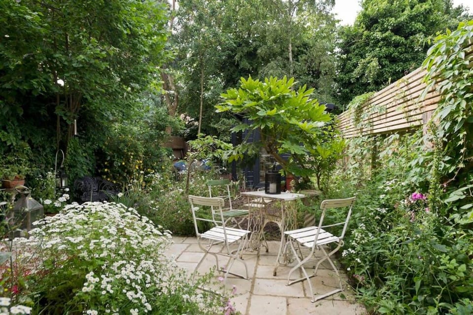 Gorgeous Garden Flat Kensal 1 Bed Apartment in London