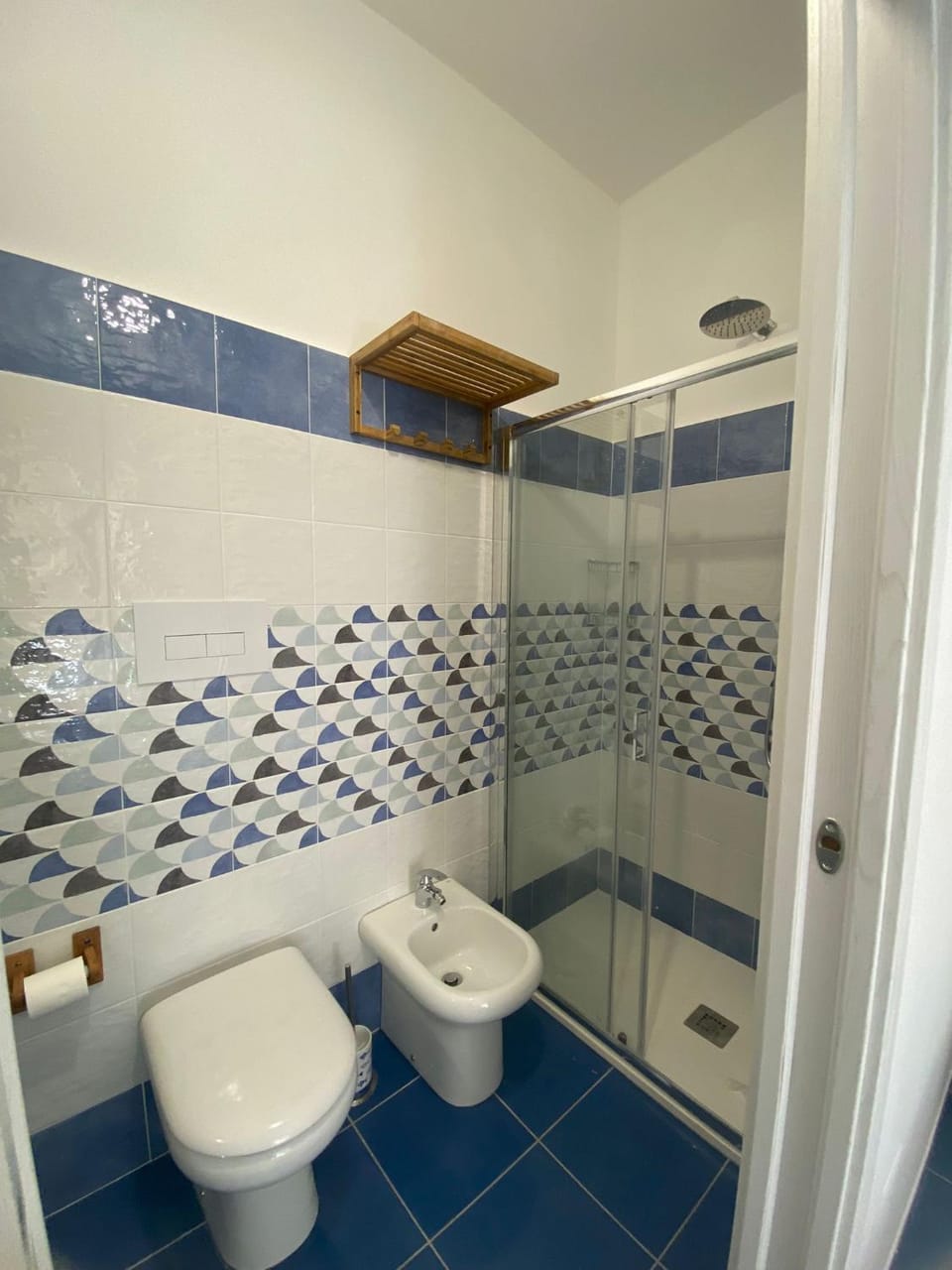Shower, Toilet, bidet