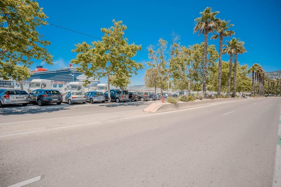 Neighbourhood, Street view, Location, Parking