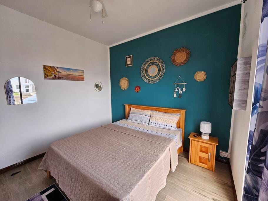 Bed, Photo of the whole room, Bedroom