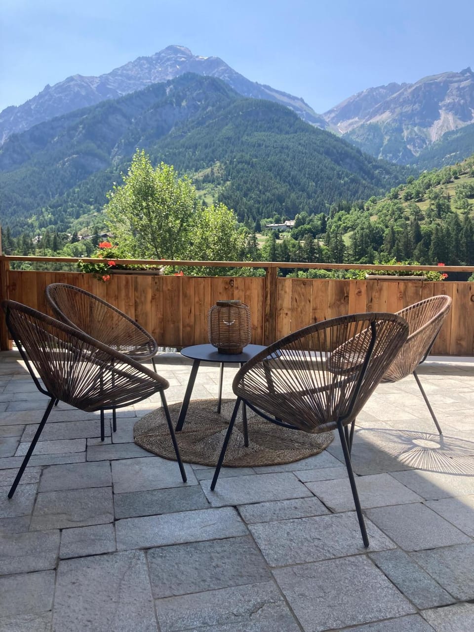Balcony/Terrace, Mountain view
