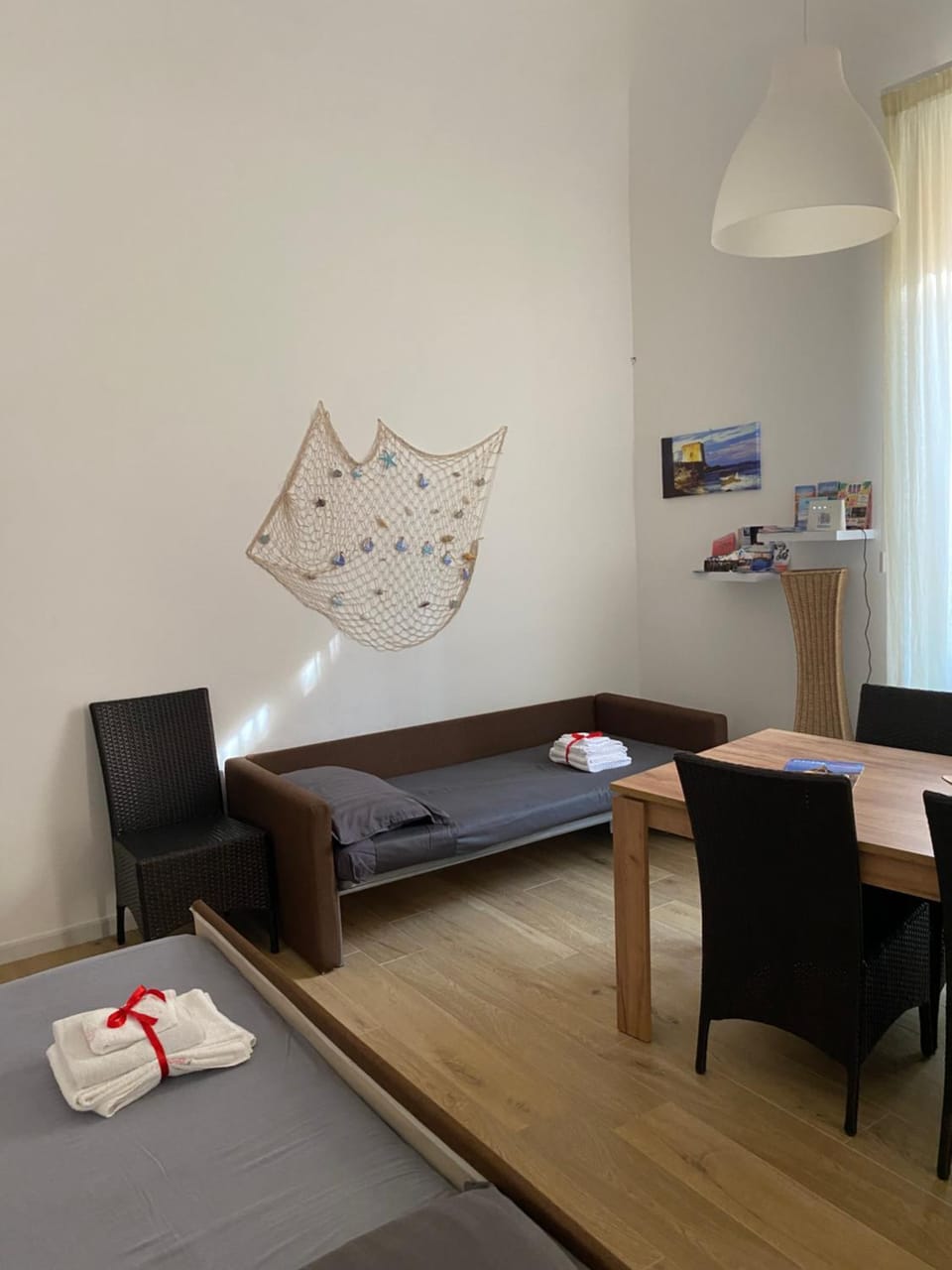 Bed, TV and multimedia, Living room, Photo of the whole room, Seating area, Dining area, Bedroom, towels