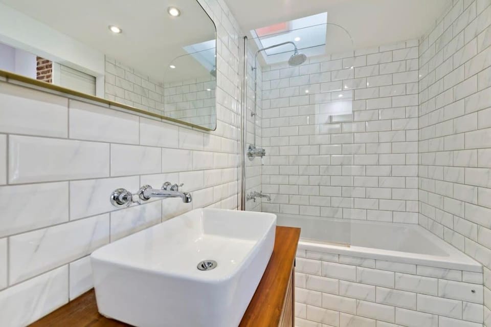 Long stay discounts- 1 Bed Bohemian Loft style Apt Apartment in City of Westminster