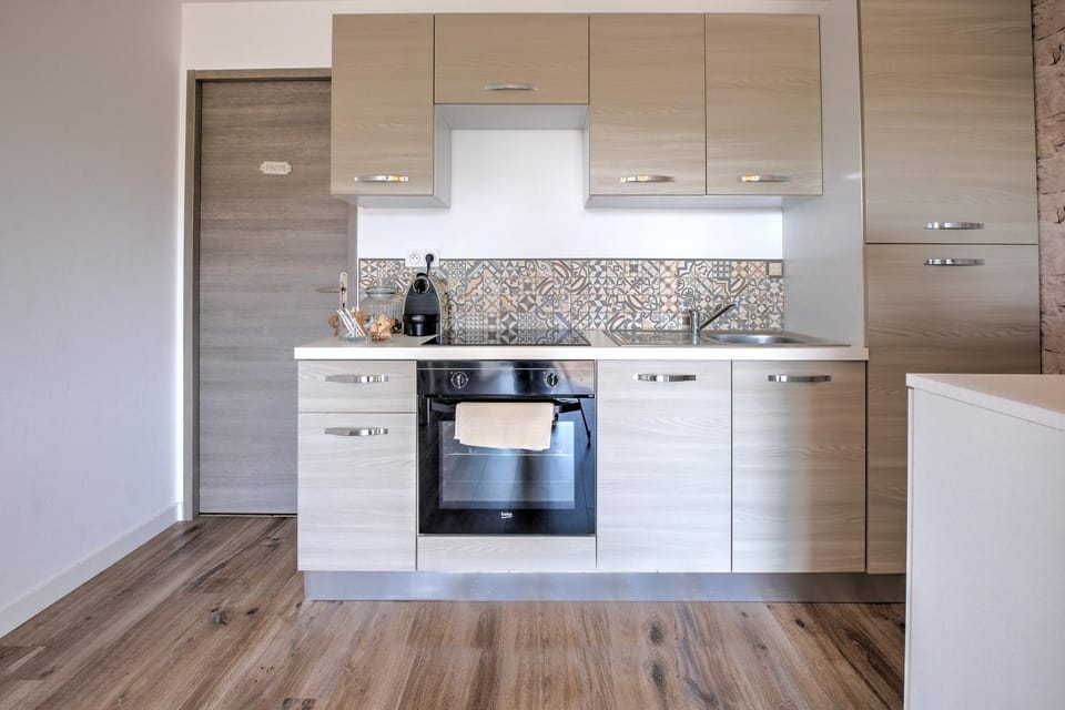 Kitchen or kitchenette, Living room