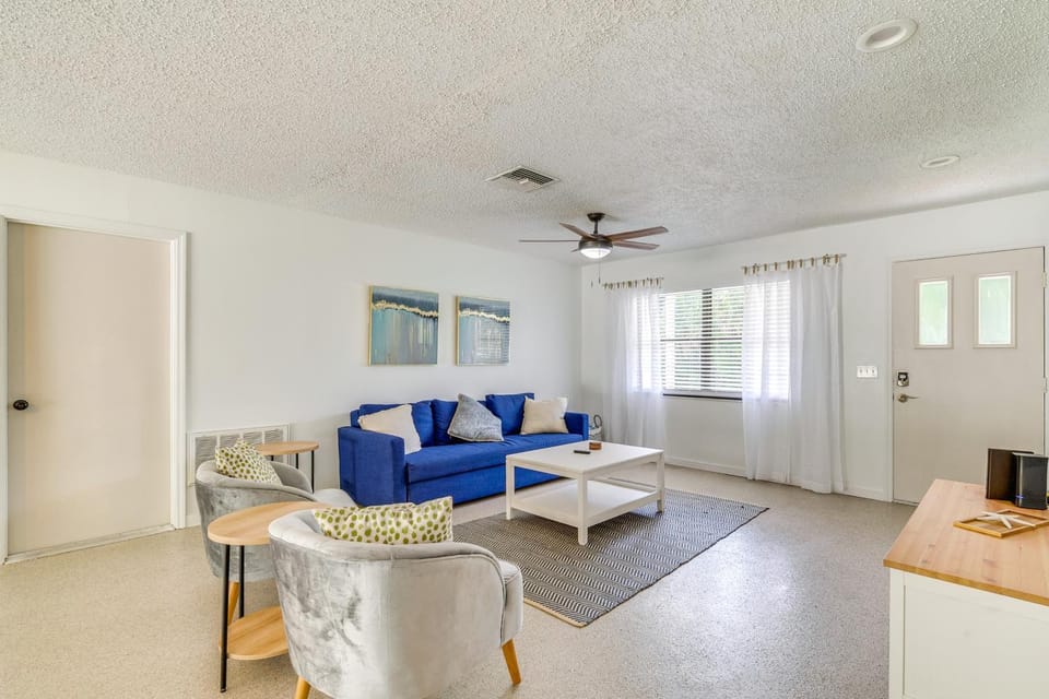 2 Mi to State Parks! Crystal River Home w/ Yard House in Crystal River