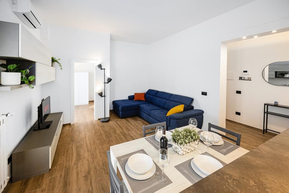 TV and multimedia, Living room, Dining area