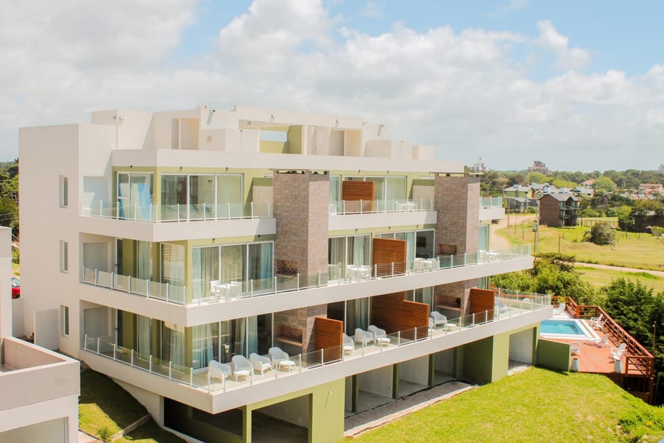 Property building, View (from property/room), Balcony/Terrace