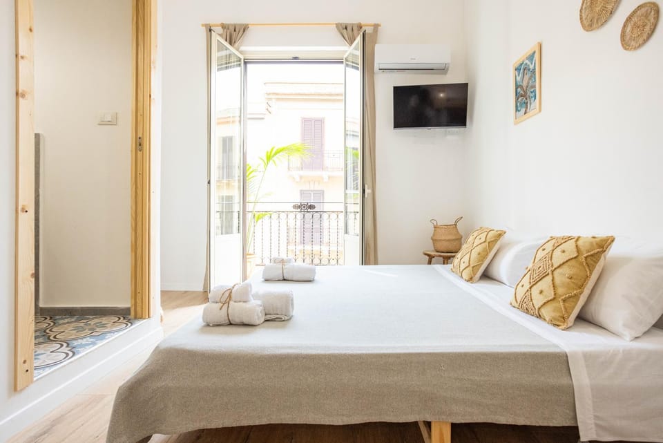 Bed, Bathroom, Bedroom